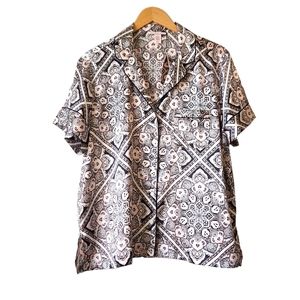NWT Victoria's Secret Patterned Short Sleeve Front Pocket PJ Top Med